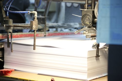 offset printing macine  printing services  bruchure printing