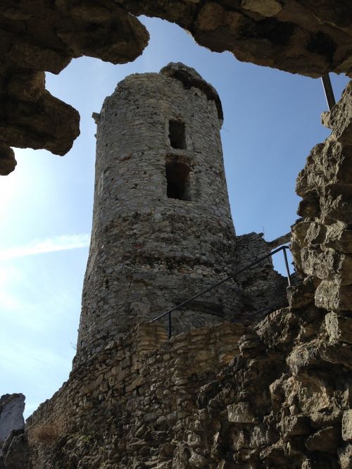 ogrodzieniec poland castle