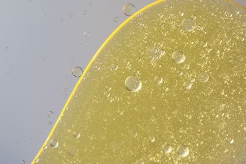 oil in water oil eye liquid