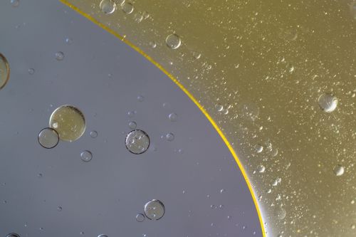 oil in water oil eye liquid