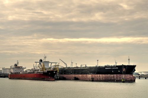 oil tanker tanker port