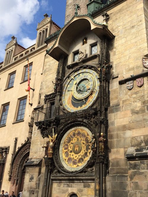 old clock mechanical