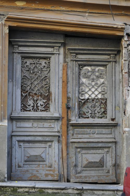 old haunting door