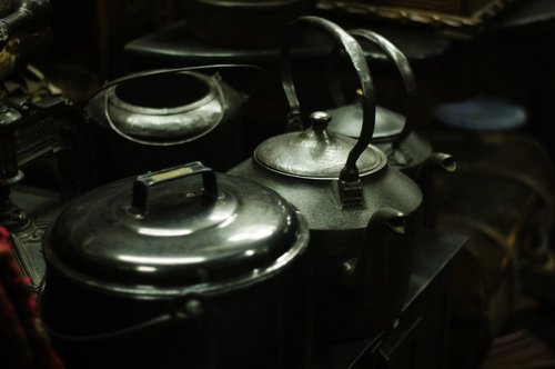 old  pots  teapots