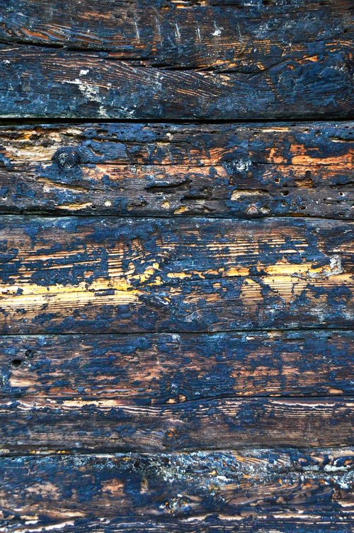 old  wood  dirty