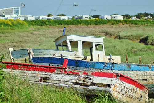 old boat  seascape  antique