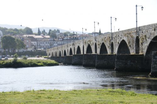old bridge crossing rio