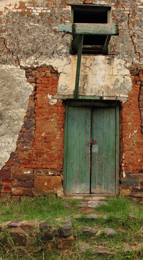 old buildings door cracks