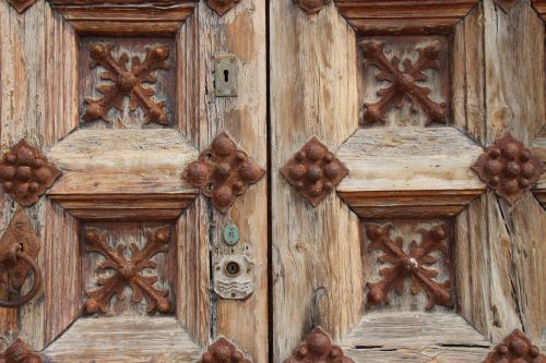 old door door gate