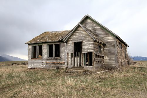 old farm house decay home