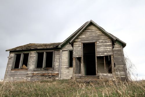 old farm house decay home