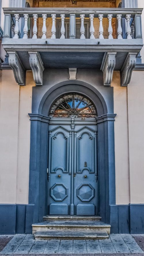 old house door architecture