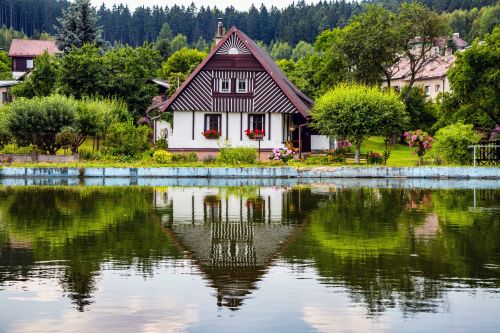 Old House, Architecture