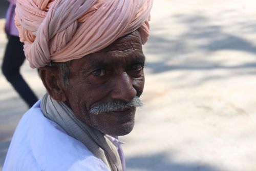 old man turban folk