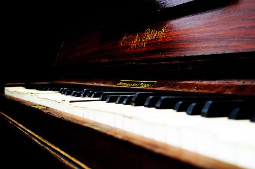 Old Piano