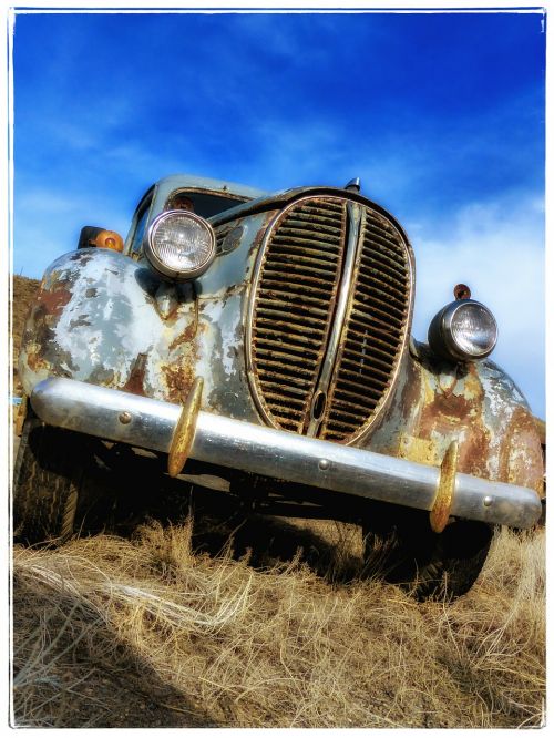 old timer automobile rusty