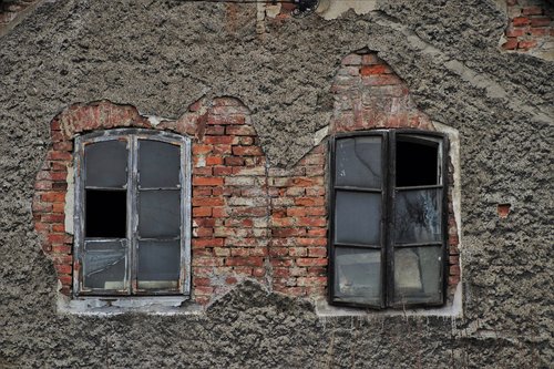 old windows  plaster  lost places