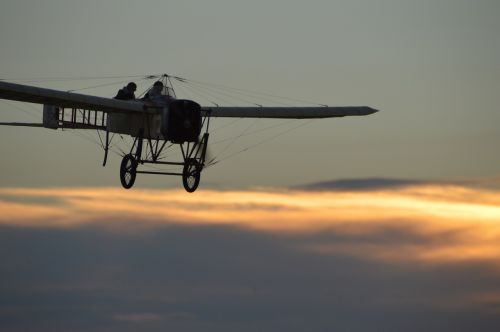 oldtimer aircraft propeller plane