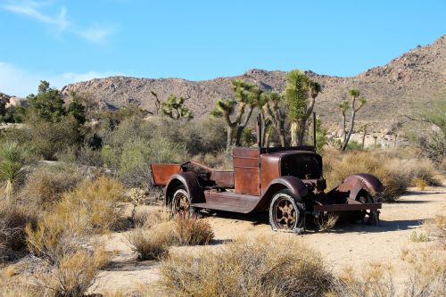 oldtimer wreck rusty