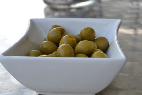 olives appetizer oil