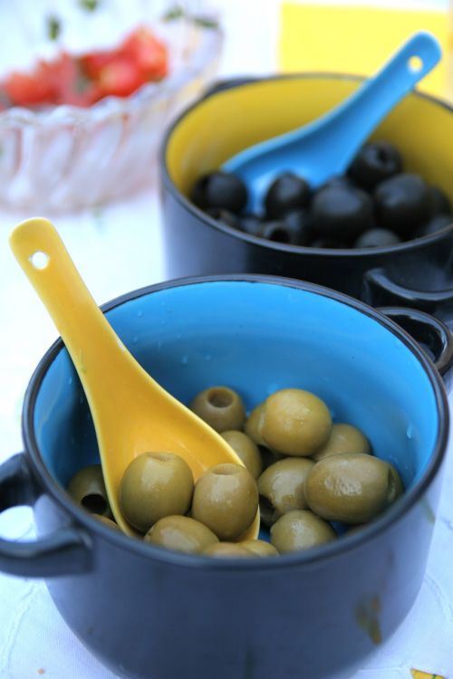 olives green black