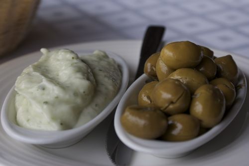 olives table food