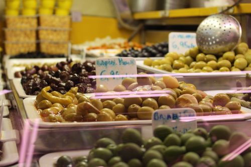 olives market spain