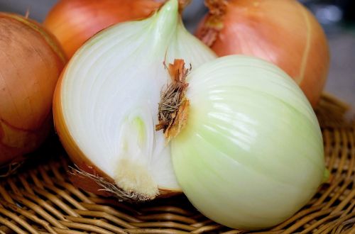 onion half raw