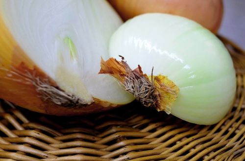 onion half raw