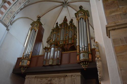organ church large