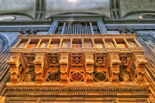 organ  church  architecture