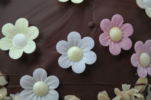 ornament floral chocolate cake