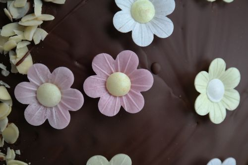 ornament floral chocolate cake