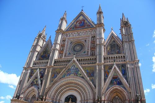 orvieto italy cathedral