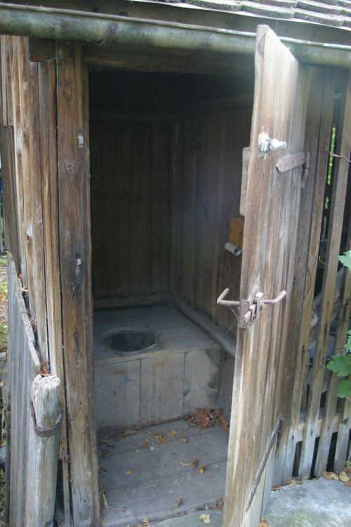 outhouse loo toilet