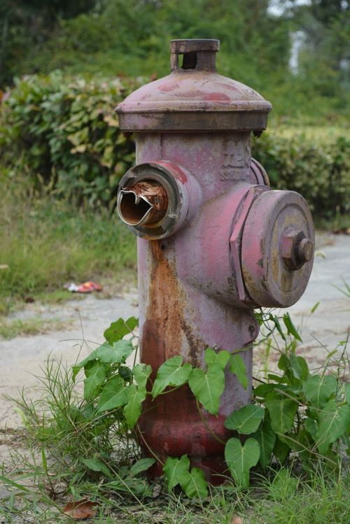 fire hydrant outside old