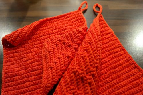 oven mitts red crochet