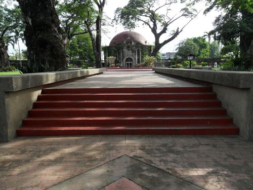 paco park park stairs