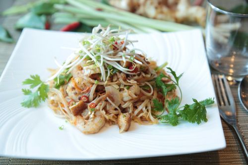 pad thai noodles thai