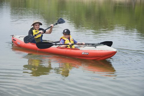 paddlers  kayaking  paddles