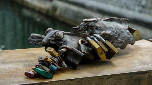 padlock bridge love