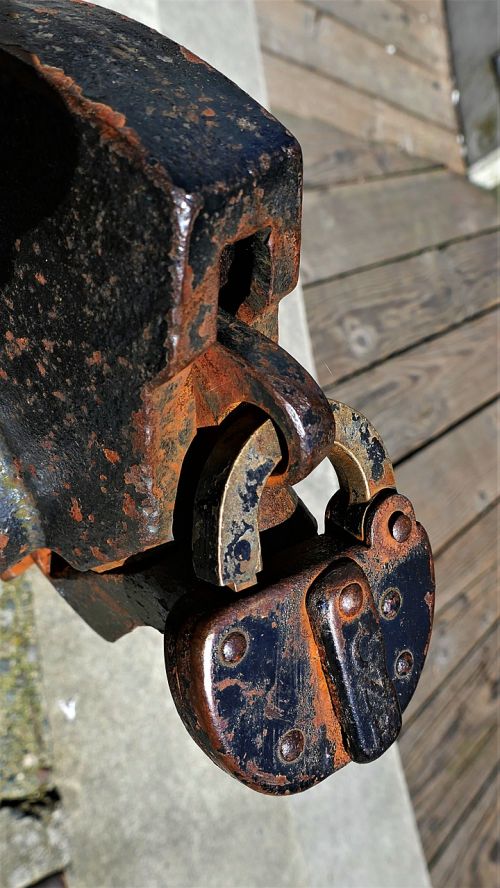 padlock old rusted