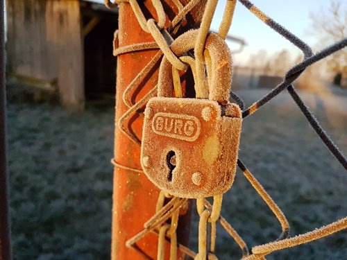 padlock  rust  frost