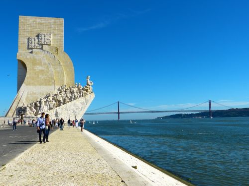 padrão dos descobrimentos monument of the discoveries ponte 25 de abril