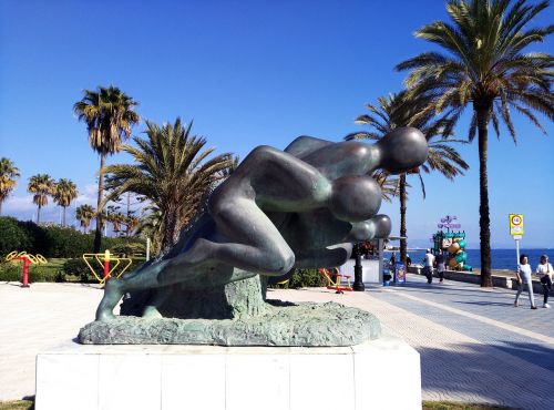 palms figure statue
