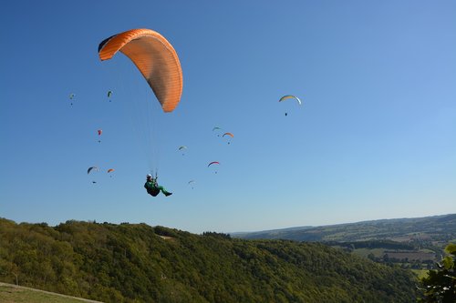 panoramic views  paragliding  paragliders