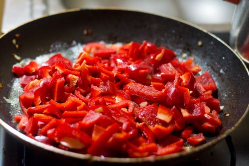 paprika frying frying pan