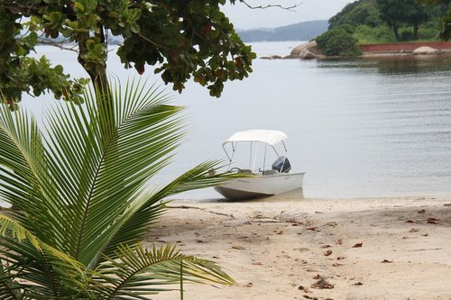 paqueta  island  beach