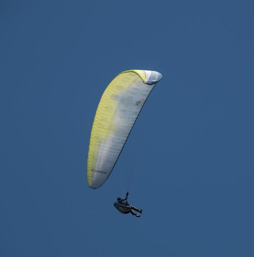 para-glider  glider  flying