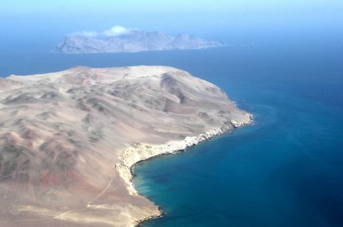 paracas peru ballestas islands